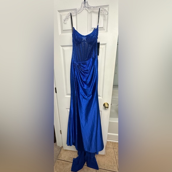 Sherri Hill Never Been Worn Style 56620 Size 2 - Picture 2 of 13